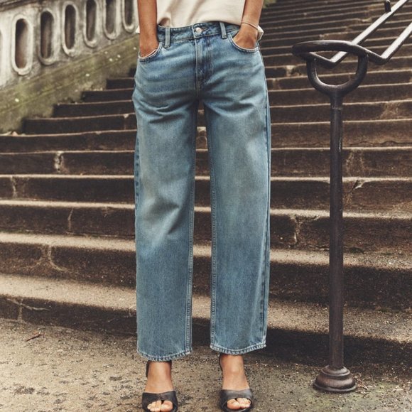Zara Denim - Zara Straight Leg High Waisted Light Wash Denim Jeans Sz 4